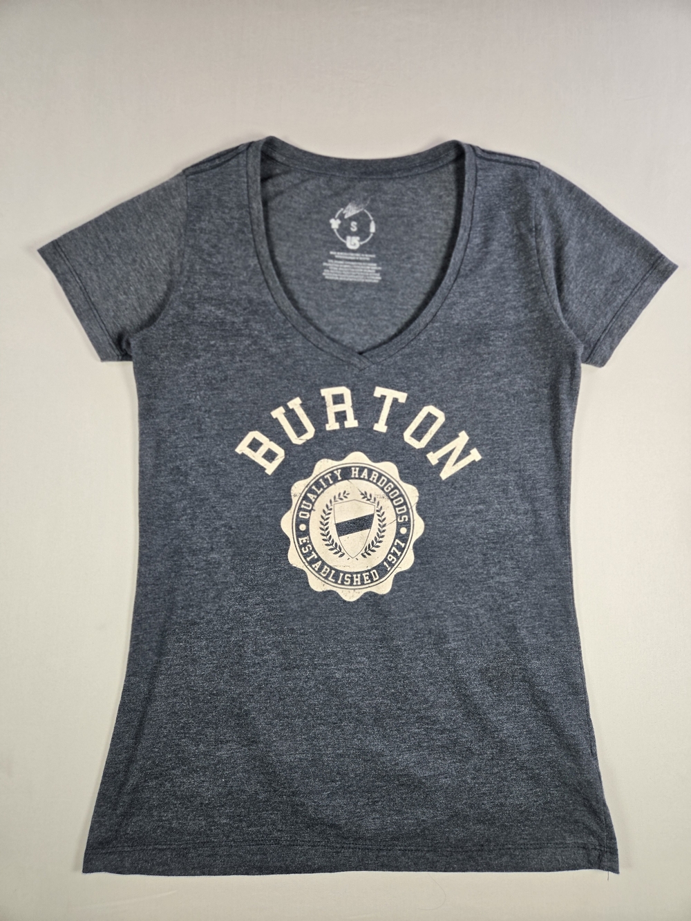 Burton Gray Heather V-Neck Graphic Tee S Casual Snowboard Gorpcore Activewear